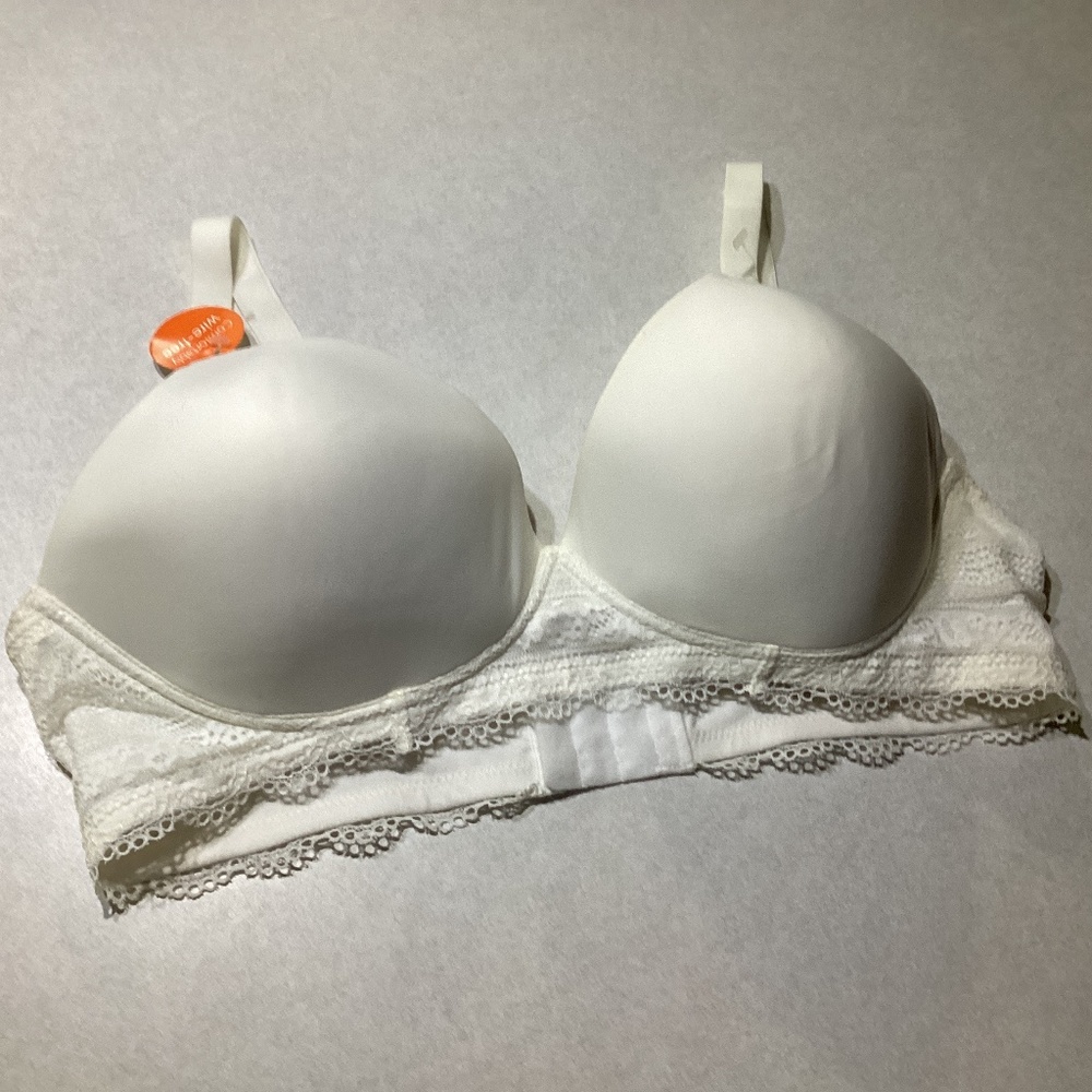 Warner’s wire-free, lace-trim, 38C bra, White